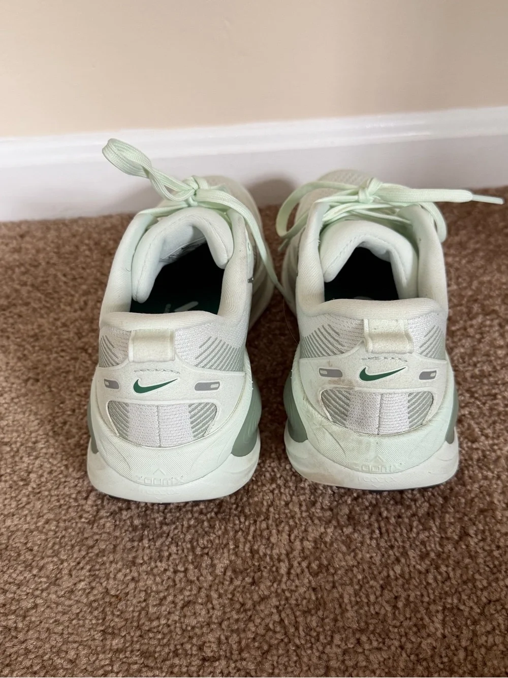 Nike Women’s Mint Green Athletic Running Shoes